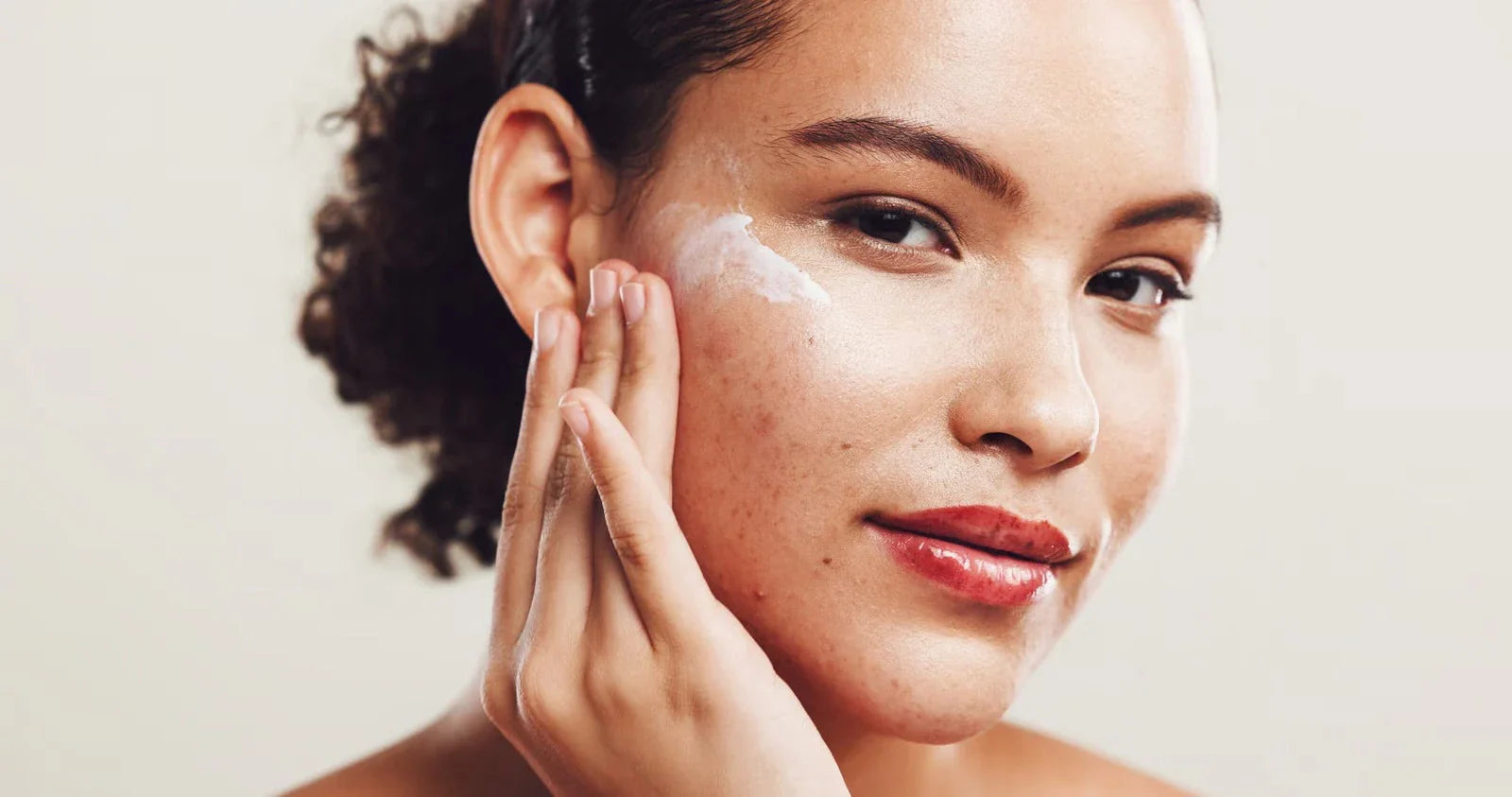 Niacinamide: The Complete Guide to Healthy, Balanced Skin